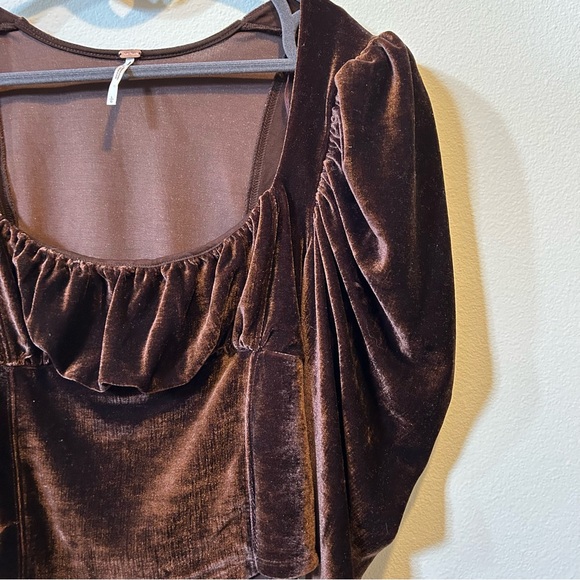 Free People Hold Me Velvet Top Size Medium in Chocolate Brown NWOT - Picture 9 of 10